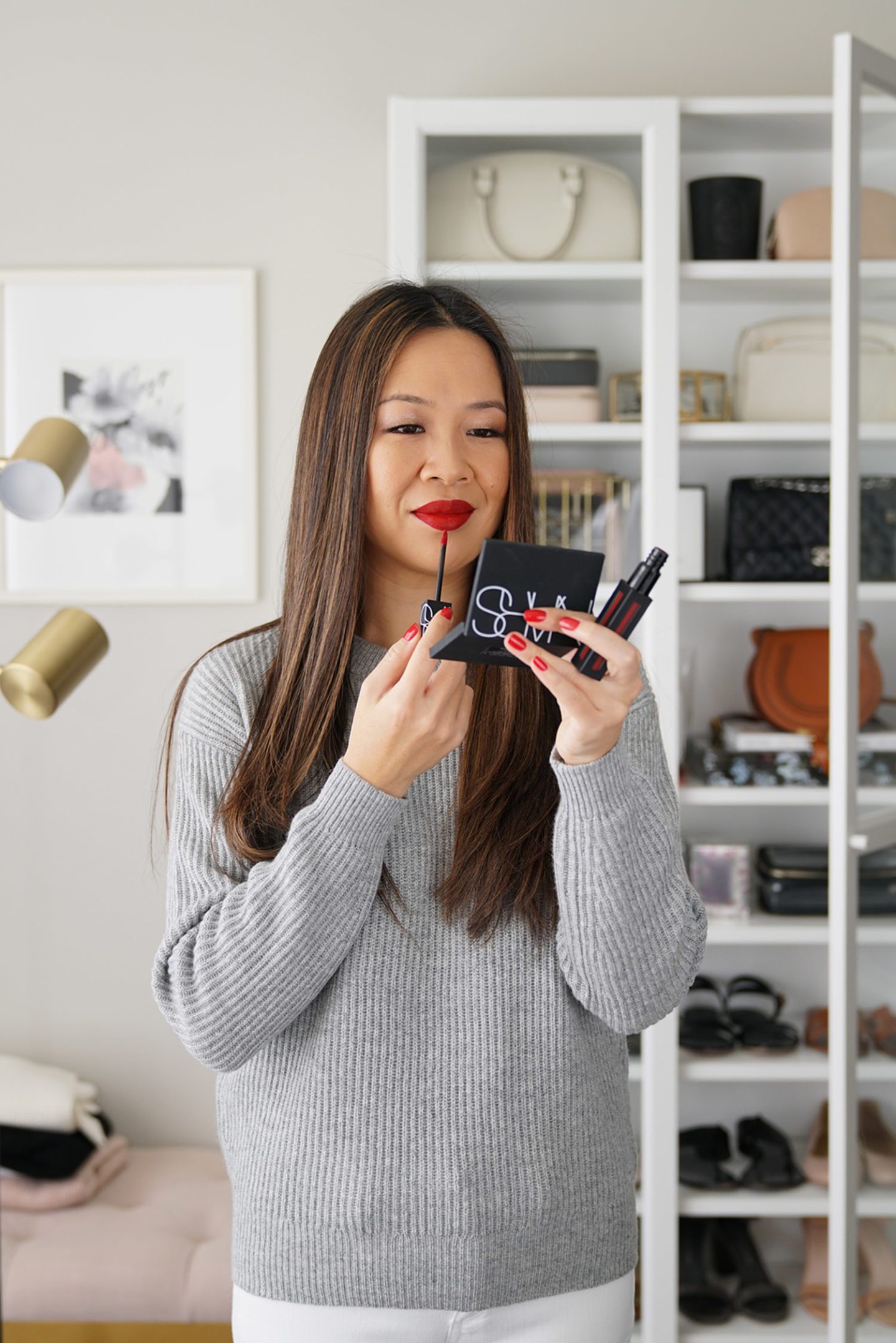 Everlane Cashmere Rib Round Crew Grey NARS Powermatte Pigment in Starwoman | Skin Glow Find